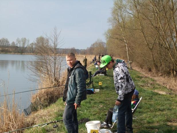 14 marca2015 roku - Halowe Zawody Koła Busko-Zdrój. Startowało 16 zawodników (4 Seniorów, 4 Kobiety, 2 Juniorów i 2 kadetów do 14 lat).
