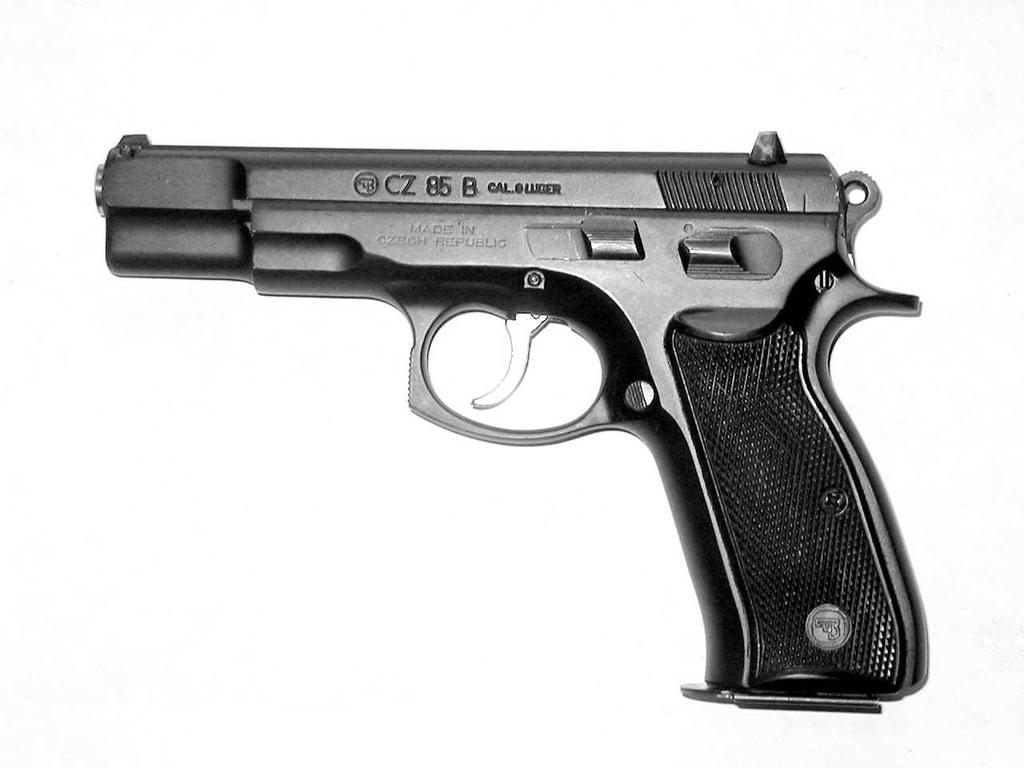 Fot. 17. i 18. Pistolet CZ-85, widok z lewej i prawej strony Budowa 1 2 3 4 5 6 Fot. 19.