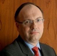 operacyjnej oraz informatyki Wcześniej przez 13 lat pracował w Banku Handlowym w Warszawie (Citigroup) 6 lat pracy w Grupie Odpowiada