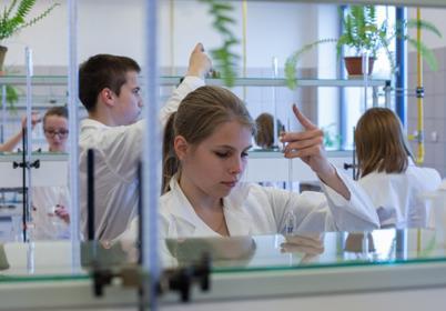 Oferta edukacyjna Instytutu Chemii Chemia studia I stopnia stacjonarne (niestacjonarne) analiza chemiczna chemia kosmetyczna analityka środowiska Biotechnologia