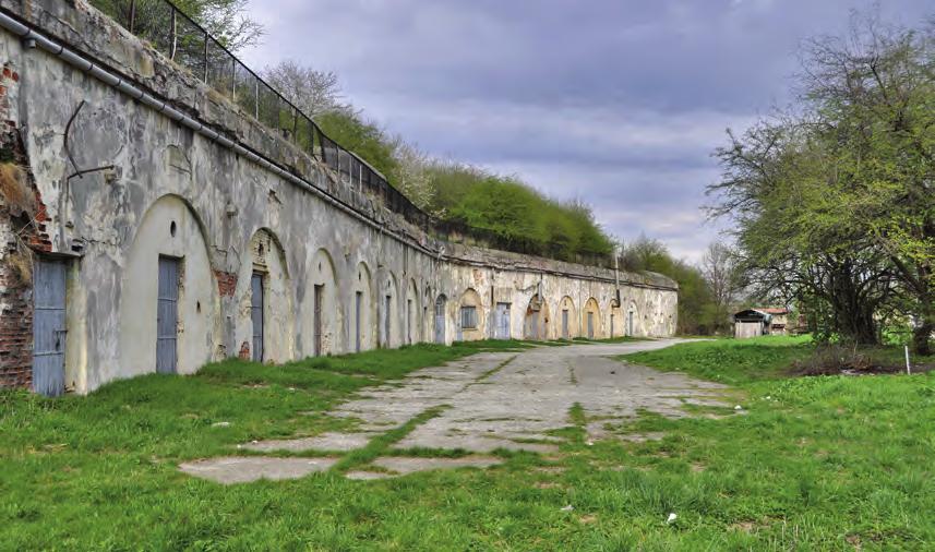 208 Rozdział 9 Kratownica utrzymująca wysuwaną wieżę pancerną na lewej baterii pancernej fortu XI Duńkowiczki (Fot. T.