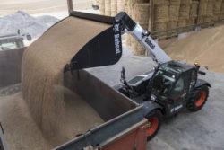 produkcją mleka. W Europie segment ładowarek teleskopowych o wysokości podnoszenia 7 m stanowi więcej niż dwie trzecie rynku rolnego. Jak twierdzi producent, model TL30.