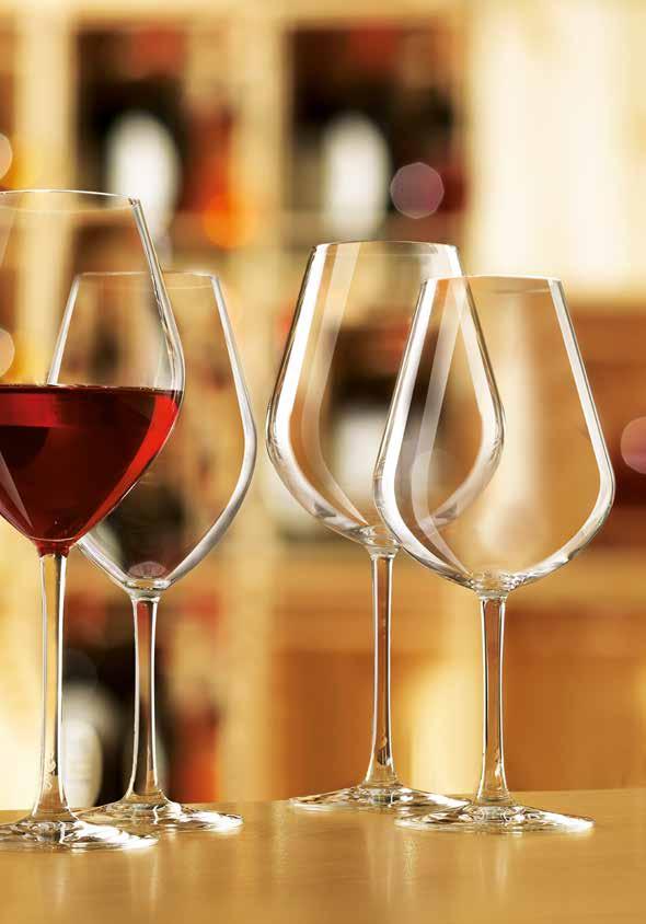 arom'up grands cepages Linia eleganckich kieliszków dedykowana do degustacji głównie win o nutach owocowych. A line of elegant glasses dedicated to tasting mainly wines with fruit flavours.
