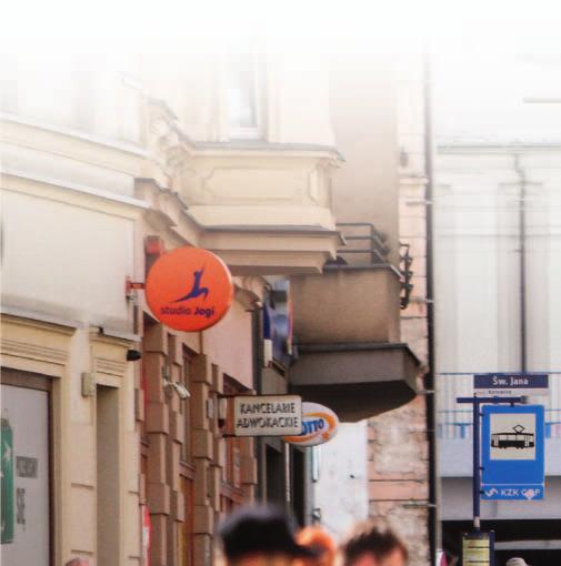 Strategie dynamicznego zarządzania popytem transportowym Zasadniczym celem dynamicznego sterowania i zarządzania ruchem w systemach transportowych objętych kongestią jest zmniejszenie liczby pojazdów