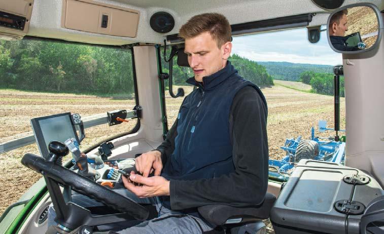 Varioterminal umożliwia również bezpośrednie sterowanie maszynami ISOBUS. Kierowa nie będzie mieć problemów ze zorientowaniem się w wyraźnej hierarhii menu oraz przejrzystym układzie wyświetlaza.