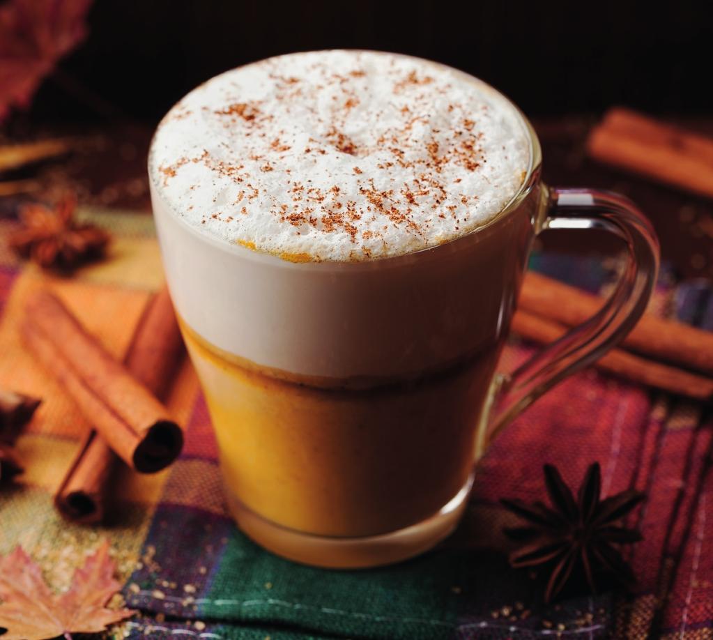 Jesienna kawa z cynamonem pojedyncze espresso szklanka gorącego spienionego mleka łyżka syropu cynamonowego niepełna łyżka syropu waniliowego