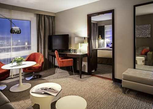 Modernizacje hoteli Sofitel Warsaw Victoria W marcu Spółka świętowała ponowne otwarcie hotelu Sofitel Warsaw Victoria po modernizacji.