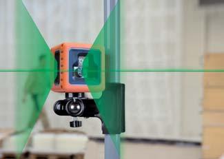Samopoziomujący laser wieloliniowy CUBE generuje krzyżową wiązkę laserową i dodatkową pionową linię laserową pod kątem prostym do wiązki krzyżowej.
