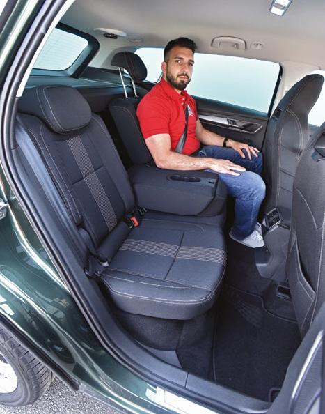 1,01 m POJEMNOŚĆ 479-1810 l Skoda oferuje największą przestrzeń bagażową, ale poznanie pełni jej przewagi wymaga złożenia oparć tylnych siedzeń.