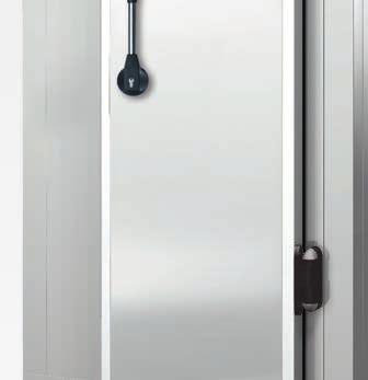 Zainstalowany w bocznej ściance wentylator, otwierana przesłona wentylatora. Prosty w obsłudze panel sterowania z wyświetlaczem cyfrowym i sondą temperatury schładzanych produktów.