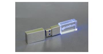 12 Pendrive karta ilość: 260 szt opis: pendrive w kształcie karty o pojemności 8GB wymiary: 8,5 x 54 x 2,2mm, grubość 2,2mm (+/- 5%) nadruk full kolor dwustronnie na całej powierzchni karty