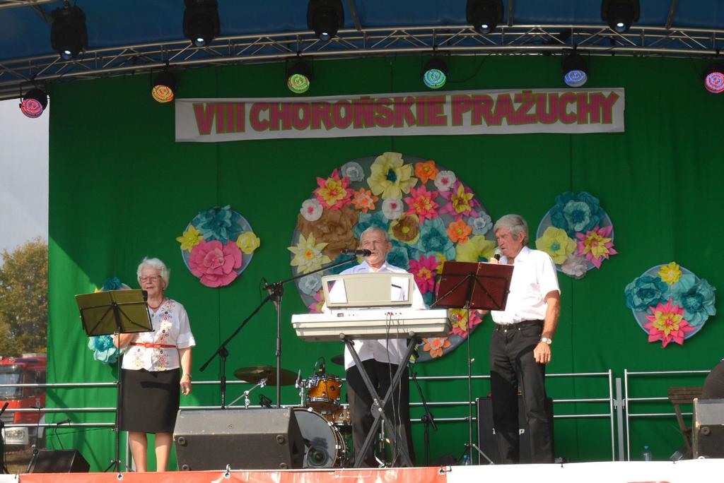 zespół Mejk, który zgromadził przed chorońską sceną rzesze