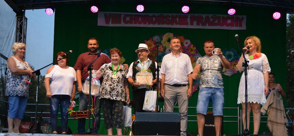 Wybory GROCHOLKI i GROCHOLA Roku 2018 Wybór Grochola i Grocholki to już tradycja. W tym roku o tytuł walczyło kilka pań i kilku panów. Szło im naprawdę doskonale, a wybór był bardzo trudny.
