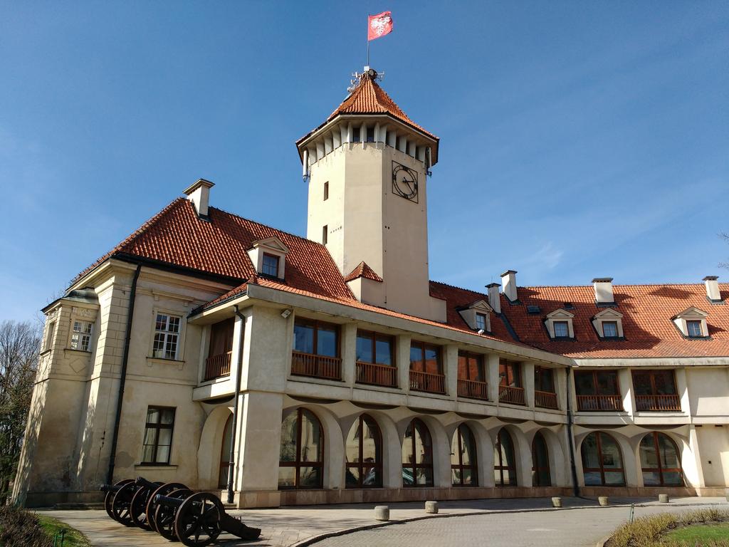 Makowie Mazowieckim, Urząd Miejski w Pułtusku, Rejs gondolami po Narwi, Muzeum Pułtuska w wieży ratuszowej, Baszta).