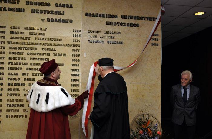 Uroczystość odbyła się 15 kwietnia 2011 roku w Audytorium Primum im. Olgierda Narkiewicza Atheneum Gedanense Novum. Pan PROF.