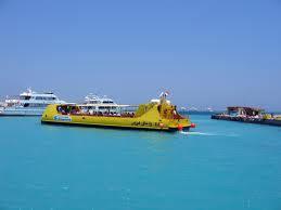 9 do 14- transport z hotelu do portu Maya Bay- czas rejsu: 1:15h- łódź Aquascope pod pokładem posiada Okna pozwalające na oglądanie rafy