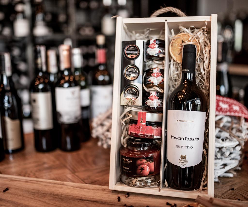 { Oferta Zestawów Świątecznych N 10 Kraj: Włochy, Szczep: primitivo, Region: IGP Salento.