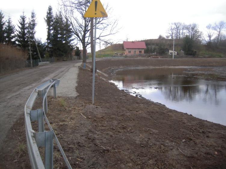 35 Zbiornik retencyjny położony we