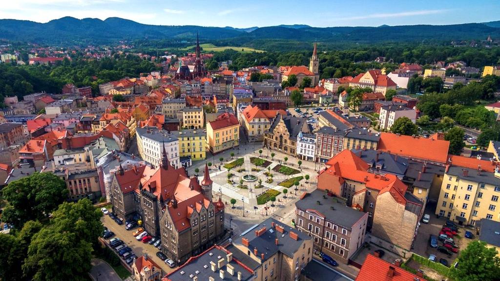 Rewitalizacja w kurczących się miastach perspektywa, praktyka Wałbrzych Autor, Afiliacja, Podtytuł lider Aglomeracji Wałbrzyskiej, ważny i dynamicznie rozwijający się ośrodek południowo-zachodniej
