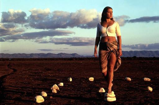 12. HOLY SMOKE! - JANE CAMPION, 1999, 17. APRÍL KL.