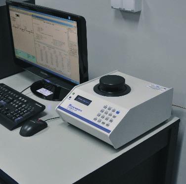 Wszyscy specjaliści związani są z nierównowagowymi technikami spiekania lub oceną właściwości materiałów.