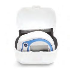 Wrist Home zapakowany został w eleganckie plastikowe etui, które zapewnia łatwe przechowywanie i ochronę dla ciśnieniomierza.