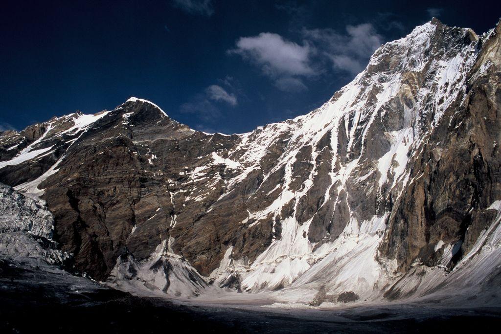 Po trzech dniach odpoczynku weszlismy do Doliny Bukma, która doprowadza pod Honboro Peak.