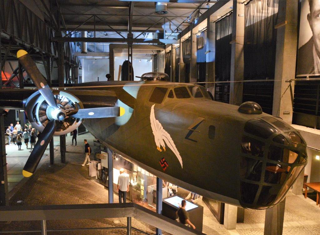 fot. Makieta Liberatora z polskiej eskadry 1586 biorącej udział w zrzutach nad Warszawą. Muzeum Powstania Warszawskiego. Fot.
