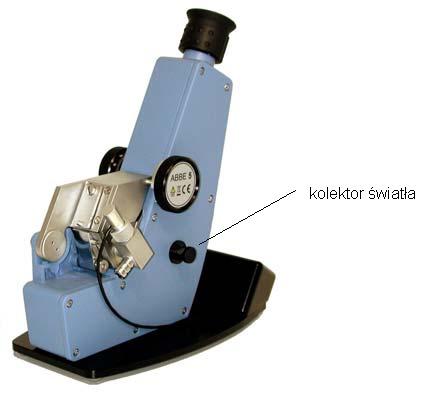 Ćwiczenie nr 1a Wykorzystanie pomiaru refrakcji molowej... Obracając kolektor światła ustawić optymalną jasność skali. Zanotować wynik odczytany ze skali współczynnika refrakcji oraz temperaturę.