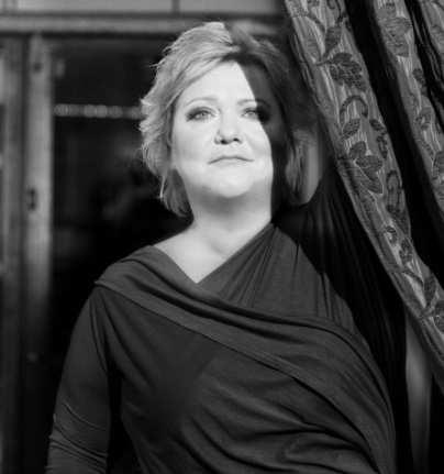 Lora Szafran, fot. Beata Wielgosz Lora Szafran Jest uznawana za jedną z najwybitniejszych polskich wokalistek jazzowych.