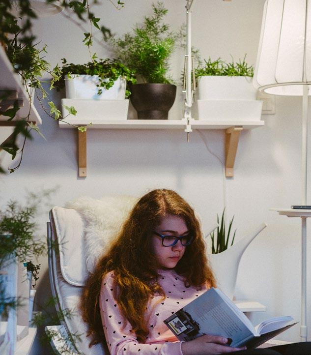 Bądź ze sobą! Dla niektórych czas spędzony z dobrą książką jest ulubioną częścią dnia. Szwedzi kochają czytać i my w IKEA Po Sąsiedzku też.