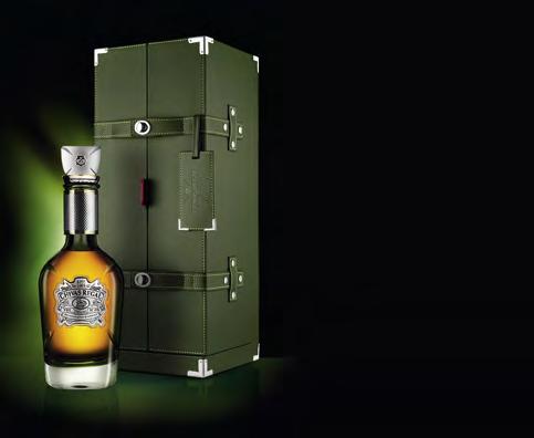 EDYCJA LIMITOWANA CHIVAS REGAL THE ICON Chivas Regal od wielu lat jest synonimem luksusu i doskonałości w świecie szkockiej whisky.