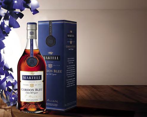 KONIAK EDYCJA LIMITOWANA MARTELL CORDON BLEU Martell Cordon Bleu to koniak stworzony z myślą o prawdziwych koneserach, który zyskał status legendy od czasu jego stworzenia przez Edouarda Martella w