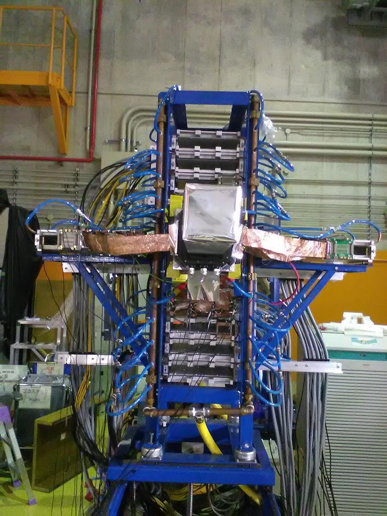 AIDA w układzie BRIKEN Advanced Implantation Detector Array 6 detektorów DSSSDs (Double