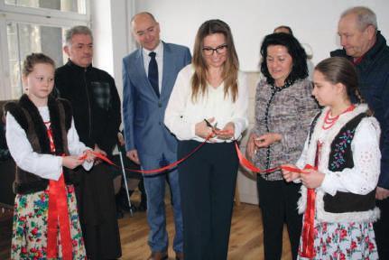 podarki Senioralnej, Tadeusz Wach Wójt Gminy Czorsztyn, ojciec Andrzej Gut proboszcz parafii pw.
