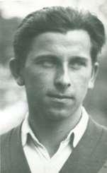 Wikariusz parafii św. Teodora w Wojciechowie (dekanat bełżycki; 1936-1938-). Proboszcz parafii Czernięcin (-20.09.1956). Zmarł 20 września 1956 roku w Czernięcinie. 9.7.