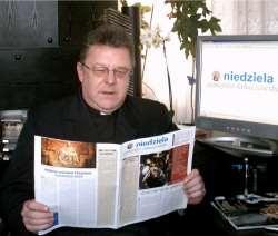 66 Monografia rzymskokatolickiej parafii św. Mikołaja w Grabowcu, tom II Zdjęcie 41 Ksiądz Tomasz Witold Bomba.
