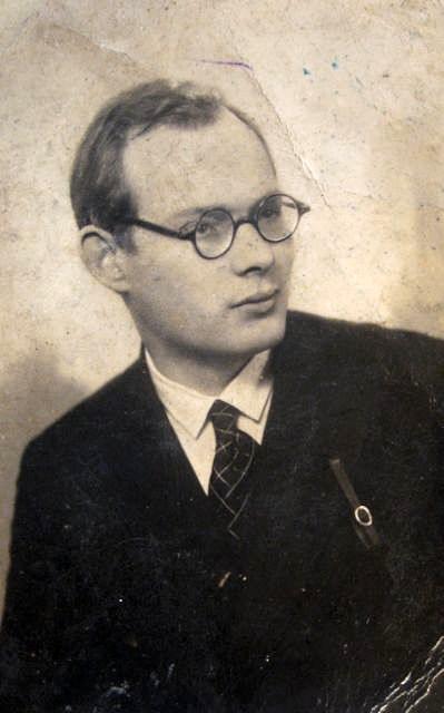 Czesław Miłosz tłumaczy na język polski wiersze bałtyckie Kazysa Boruty (1905-1965), lewicowego poety z Kowna (z Litwinem z