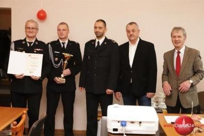 W podsumowaniu wojewódzkim wg wskaźnika najaktywniejszej komendy nasza komenda zajęła I miejsce, a wśród jednostek OSP w przeliczeniu na ilość oddanej krwi od jednego strażaka w grupie 10 najlepszych