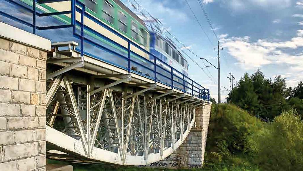 wrzesień / september Zdążyć na czas wiadukt w ciągu linii Kutno-Zgierz. Fot. Grzegorz Łaba. Zdjęcie zakwalifikowane do III etapu.