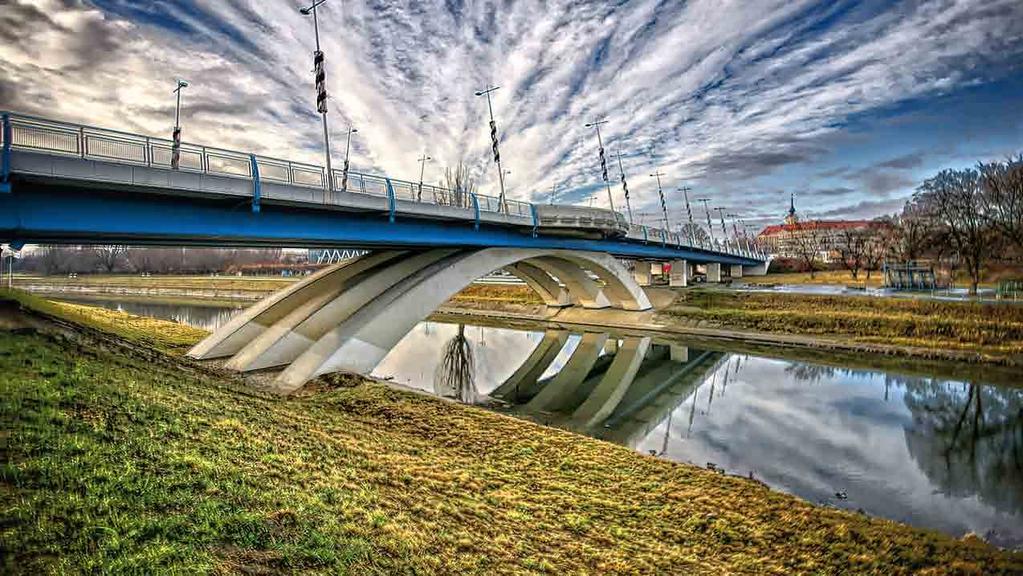 sierpień / august Zamek prawy most Zamkowy w Rzeszowie. Fot. Andrzej Gebert. Zdjęcie zakwalifikowane do II etapu.