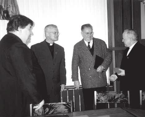 W latach 1930-tych, pod patronatem prof. Adama Wrzoska łowski i student medycyny Norbert Rehlis. Metropolita Poznański ks.
