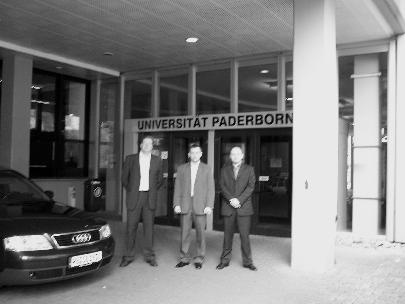 14) 05 maj 2006 Członkowie KN TOPgran podczas wizyty na zaprzyjaźnionym Uniwersytecie w Paderborn Członkowie Koła Naukowego TOPgran w osobach Kamila Dziadosza i Wojciecha Sobkowiaka (Rysunek 1) w