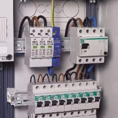 Italacje zasilające SurgeController typu V 20-C jest to ogranicznik przepięć 2 (klasa C) według EN 6643- (VDE 0675 część 6-), przeznaczony do ochrony przed przepięciami według DIN VDE 000 część 443.