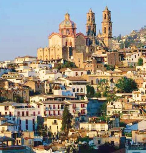 Pospacerujemy wąskimi uliczkami XVIwiecznego centrum Taxco (UNESCO), a potem odwiedzimy miejsce, gdzie specjaliści opowiedzą nam o meksykańskim srebrze, kamieniach szlachetnych i półszlachetnych.