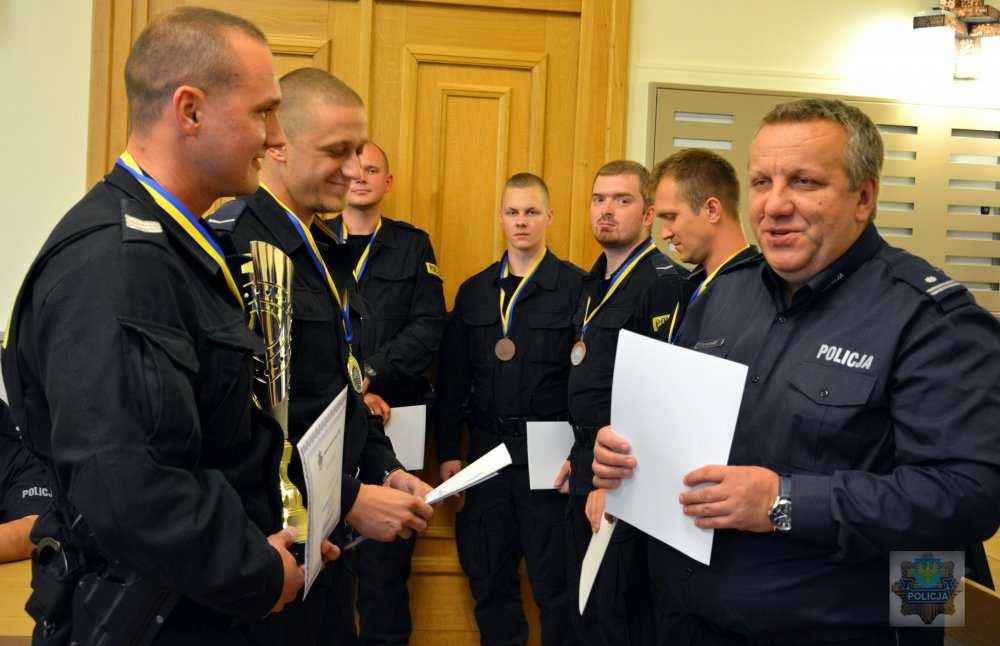 Patrole reprezentujące jednostki Policji województwa opolskiego zmagały się przez 2 dni o tytuł najlepszej pary patrolowej.