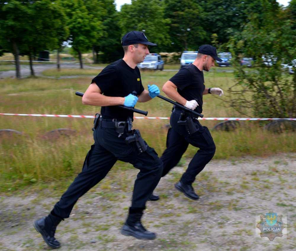 Najlepszymi okazali się policjanci z Komendy Powiatowej Policji w Oleśnie - sierż. szt. Grzegorz Szmigiel i sierż.