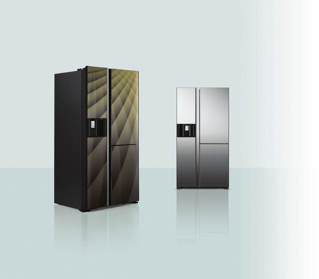 Side by Side Seria Luxury (RM700AGPRU4X) W systemie Hitachi sprężarka inwerterowa dostosowuje swoją wydajność w szerokim zakresie, regulując ilość powietrza schładzanego wewnątrz urządzenia.