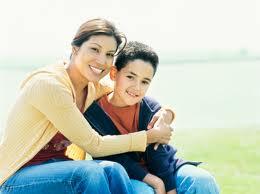 single parent - samotny rodzic ˈsɪŋgəl ˈperənt grandma - babunia ˈgrænˌmɑ They call her Grandma, though she