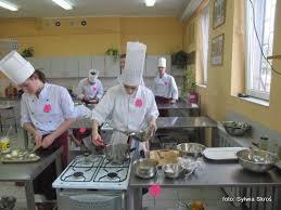 Szkoła Branżowa I Stopnia w zawodzie: KUCHARZ Szkoła przygotowuje ucznia do pracy w: restauracjach, kawiarniach, barach